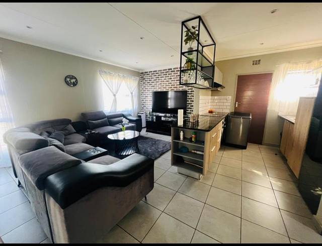 3 BEDROOM HOUSE FOR SALE IN LOTUS GARDENS